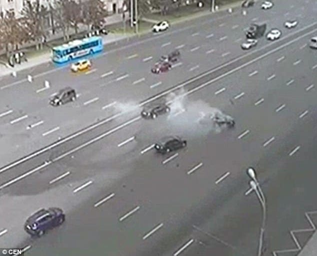 The Daily Mail: "Автомобіль Путіна потрапив у ДТП в центрі Москви – водій загинув"