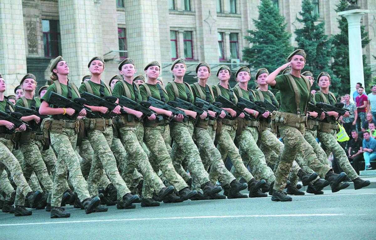 Уперше на військовому параді окремою “коробкою” пройдуть жінки. В українській армії їх служить більше 24 тисяч
