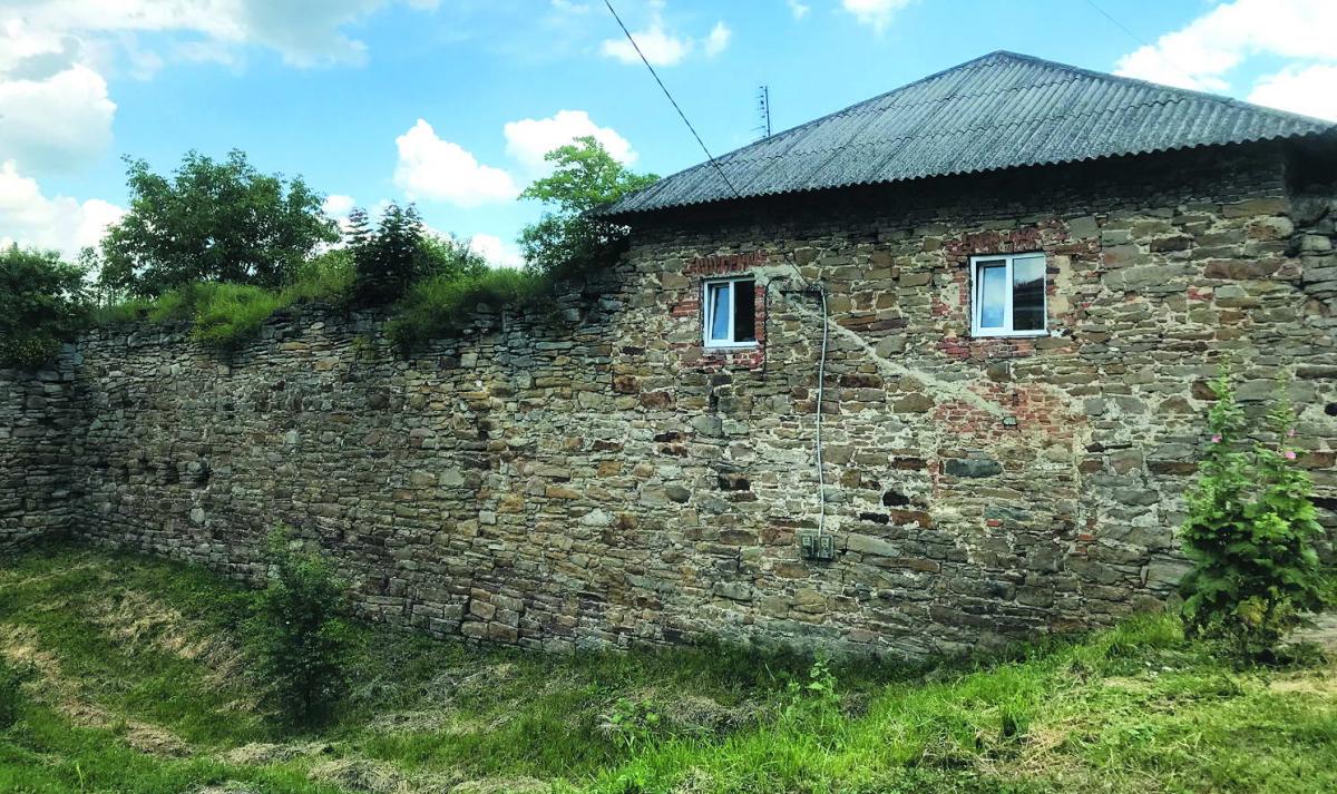 Єдиний замок не лише в Україні, а, може, й у світі, у якому вставлено склопакети на місці дерев’яних чи металевих вікон.