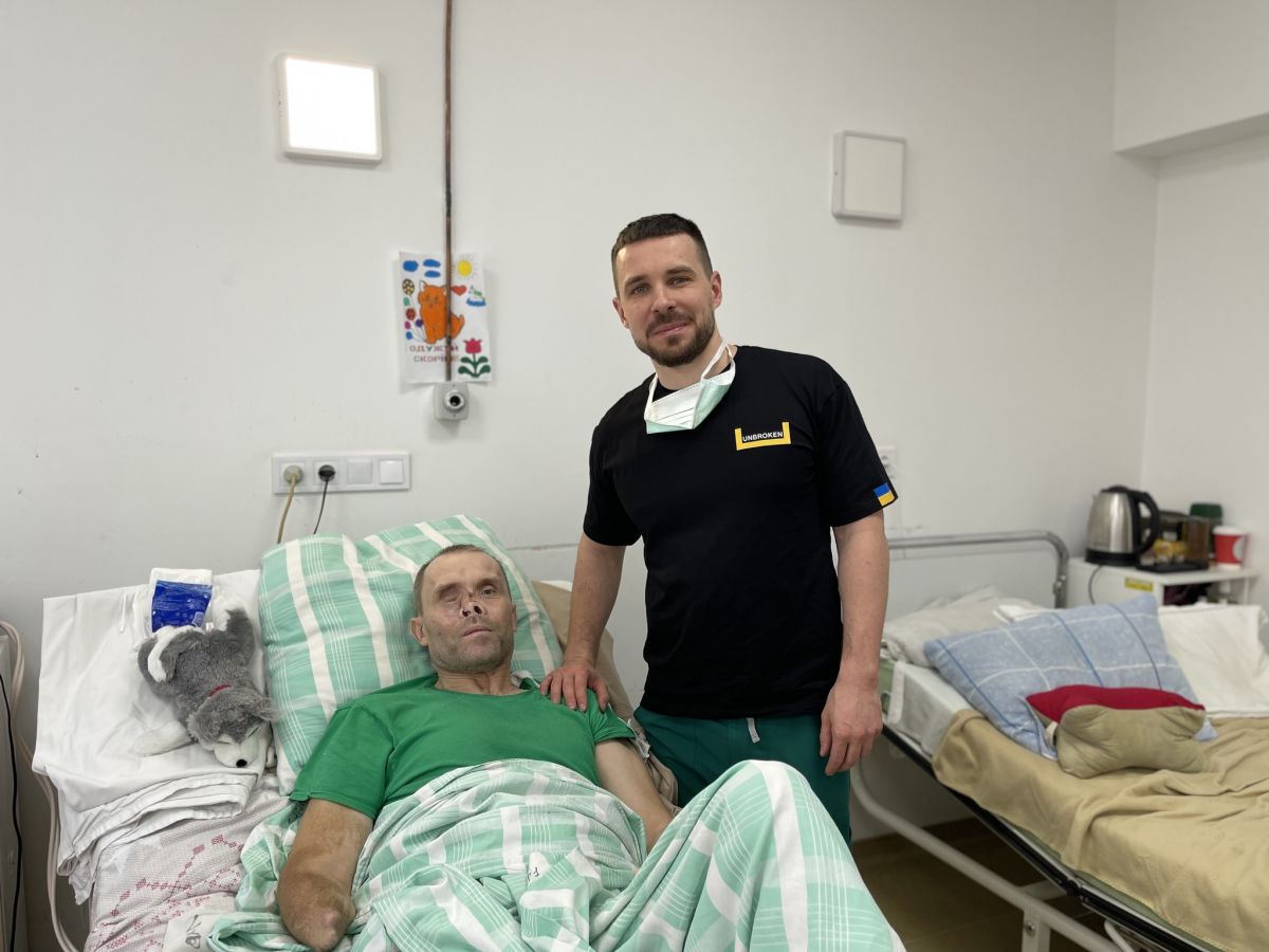 Володимир зі своїм лікарем-хірургом Гнатом Геричем