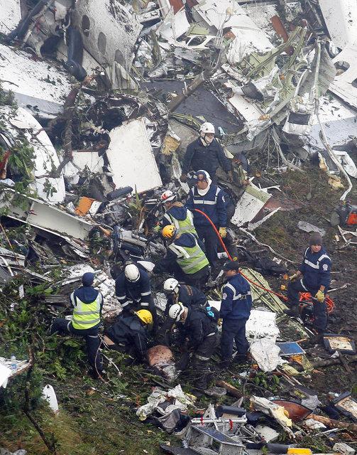 Під час падіння літака в Колумбії пілот криком вимагав посадки через брак палива