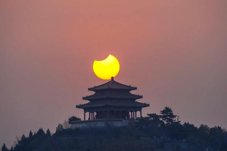 Затемнення Сонця 6 січня з Пекіна, Китай / фото CGTN