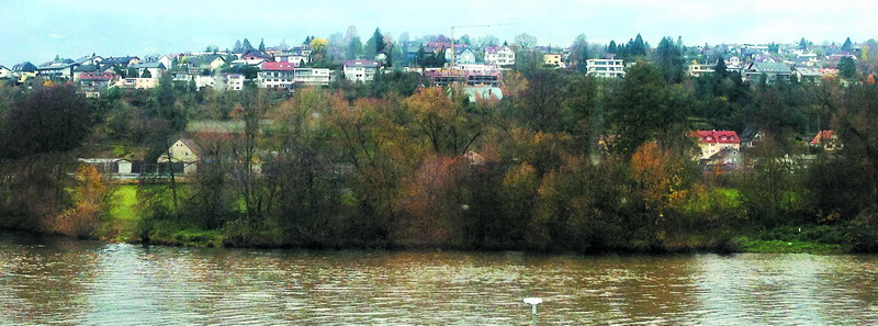  Кляйнвалльштадт розлігся на березі ріки Майн.