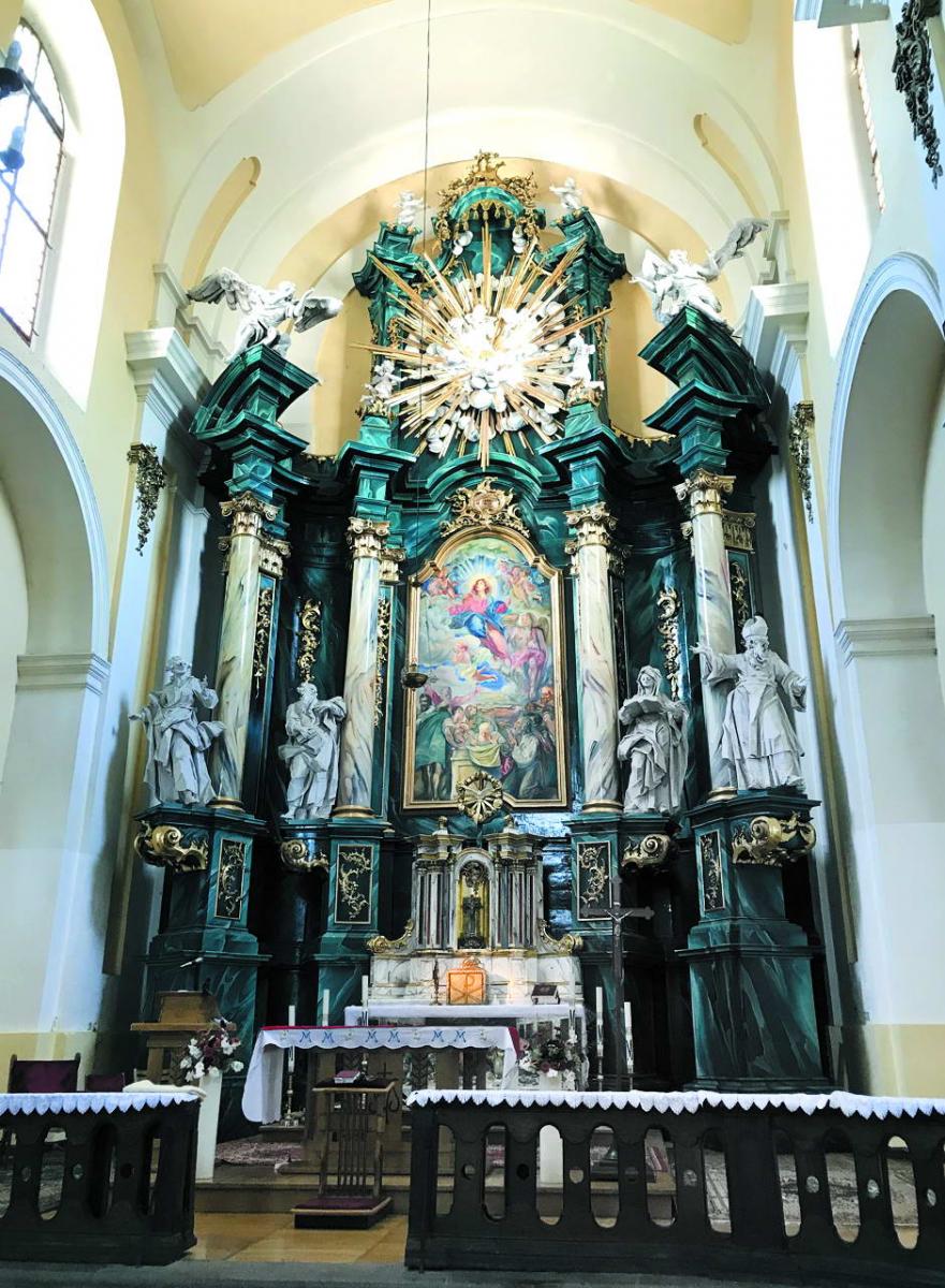 Вівтар роботи Пінзеля у костелі Успіння Пресвятої Богородиці. Фото автора