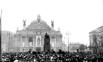 Відкриття пам'ятника Леніну у Львові. Фото з Вікіпедії