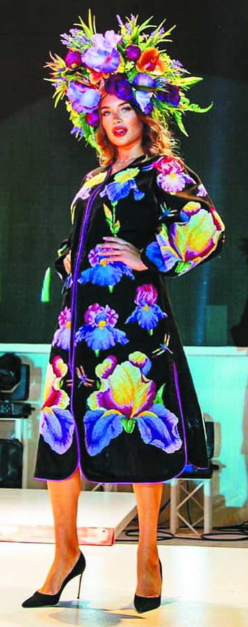 Переможниця конкурсу краси у сукні від дизайнерки Анни Марчук. Фото дизайнерки
