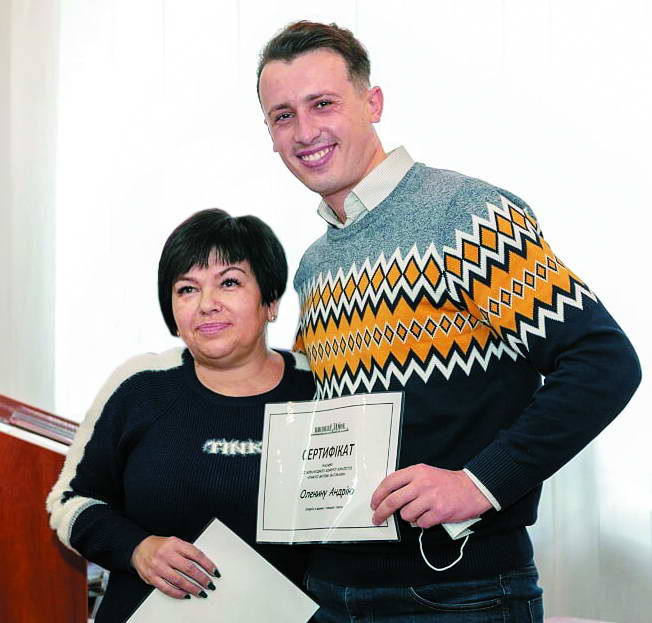 Сертифікат на інтерв’ю у «Високому Замку» отримав Андрій Оленин. Фото автора