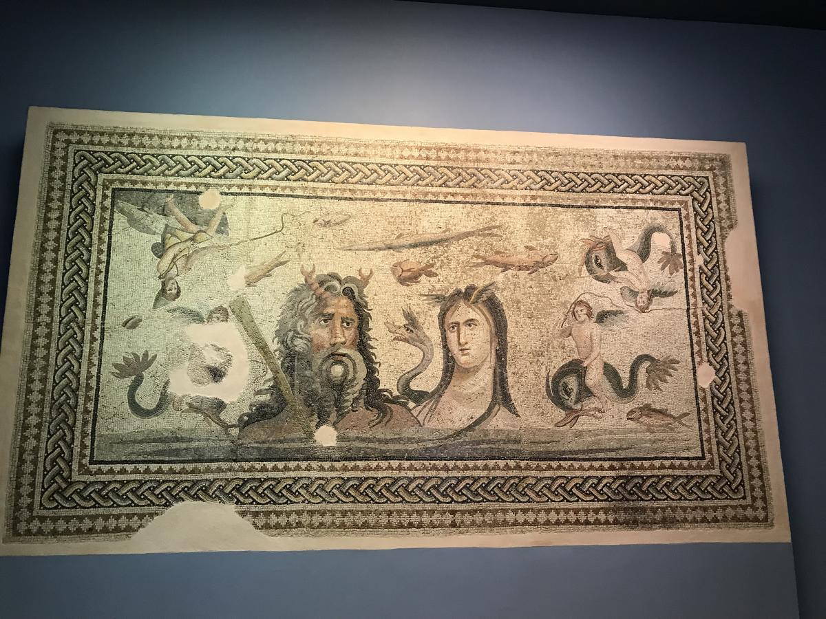 Величезна мозаїка – “Посейдон і підводне царство”. Фото автора