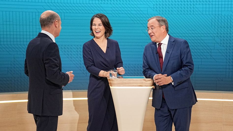 На відміну від України, у Німеччині передвиборні телевізійні дебати відбуваються у спокійній, навіть дружній атмосфері. Фото spiegel.de.