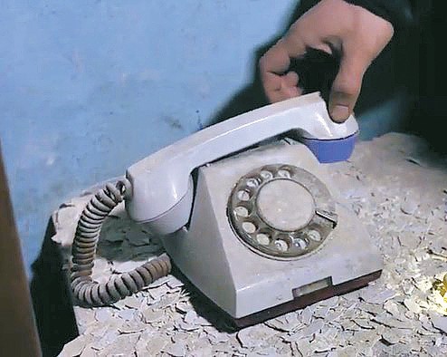 Несправний телефон, який раніше використовували в укритті для зв’язку. Фото автора