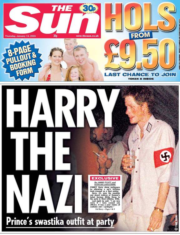 Та саме перша шпальта The ​​Sun. На лівій руці 20-річного тоді принца Гаррі - нацистська свастика... Фото thesun.co.uk.