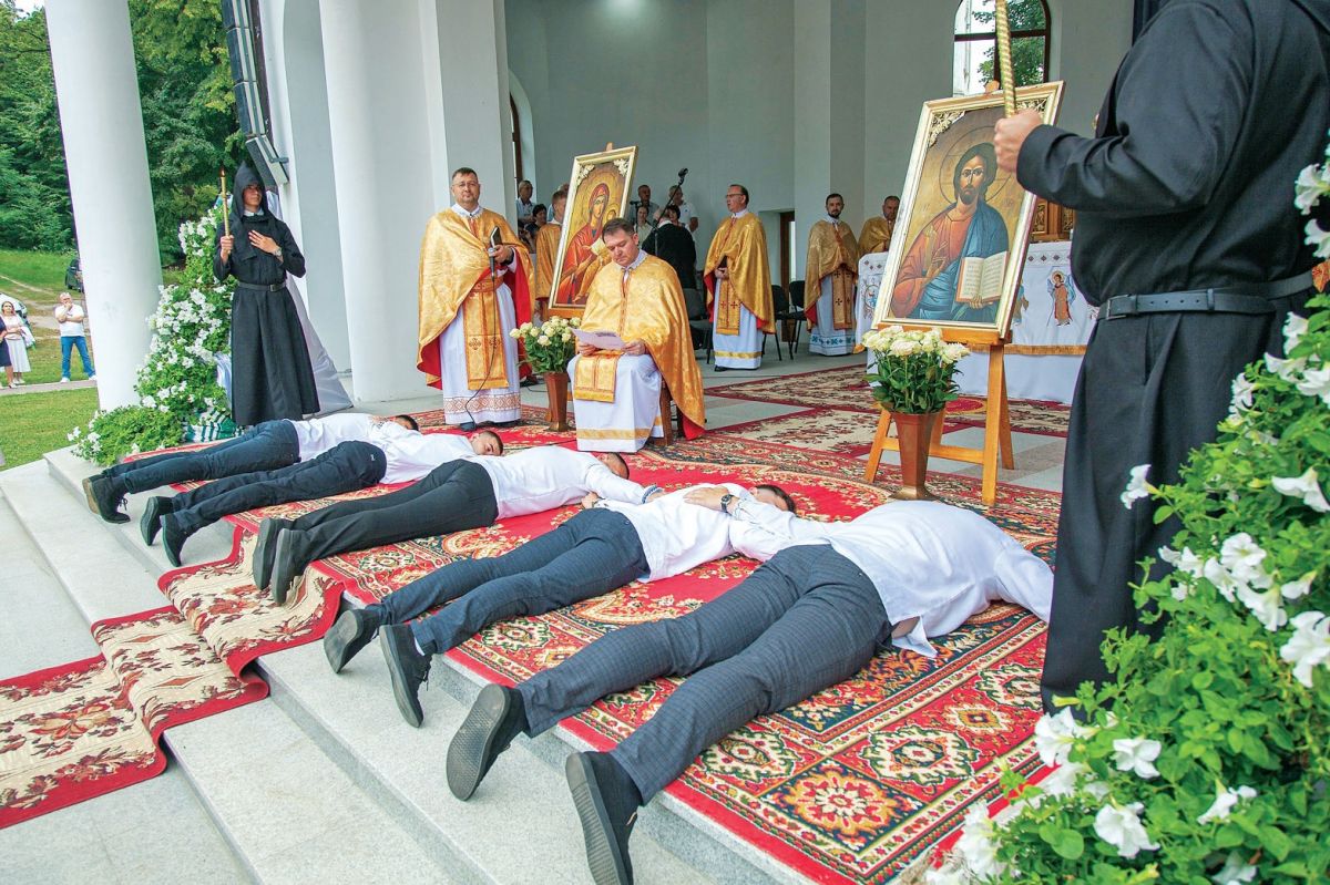 Під час облечин.