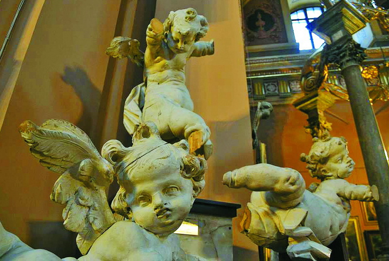 Пінзелівські ангели з Городенки теж побували у Луврі  (Івано-Франківський художній музей).  