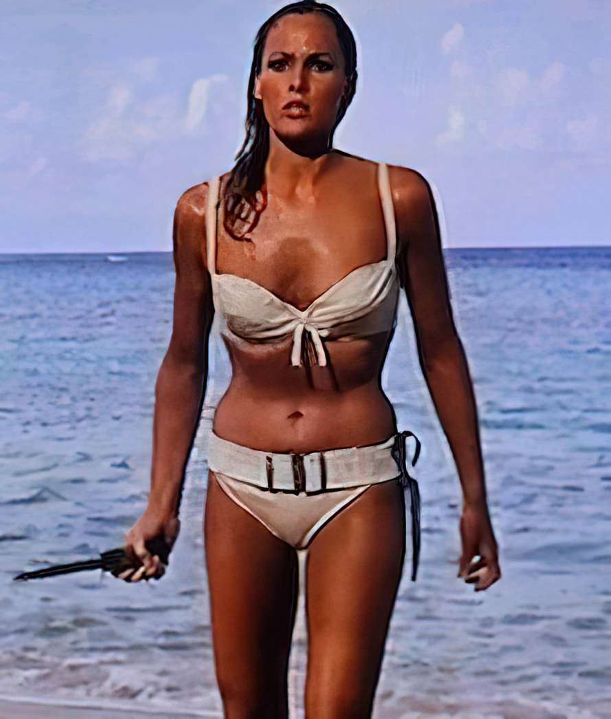 Після виходу на екрани першої серії "бондіани" з'явилася мода на роздільні купальники.