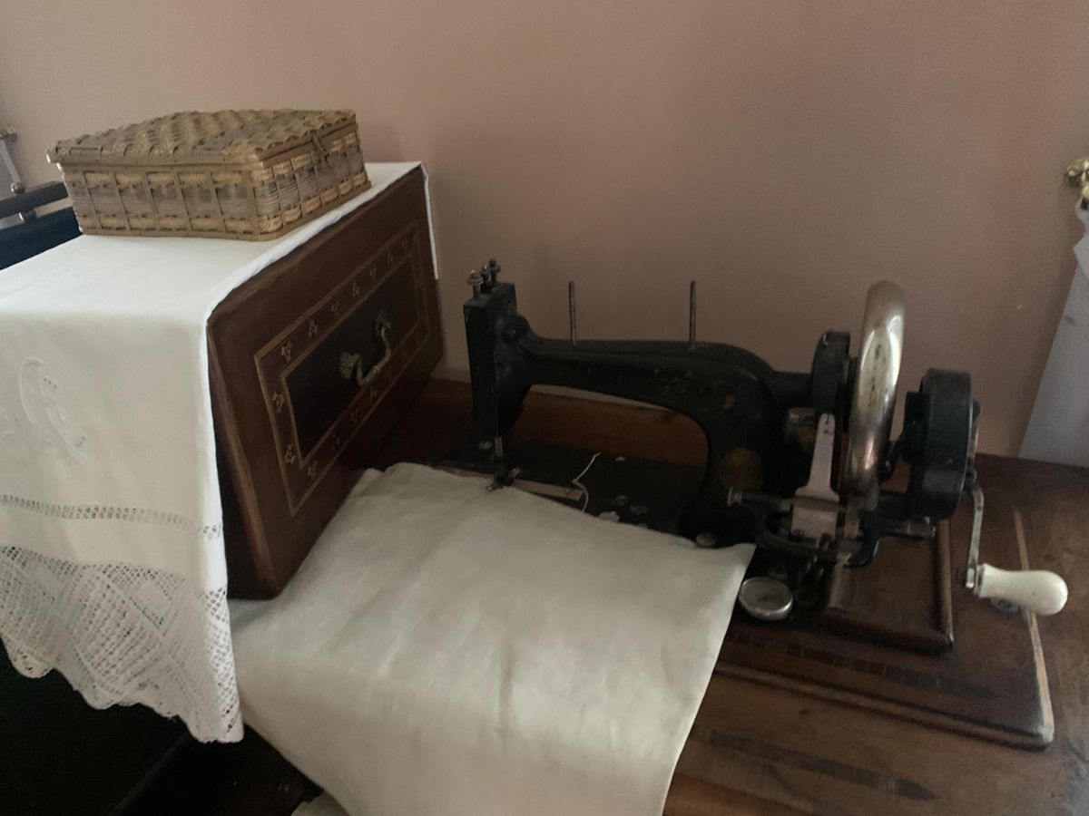 Швейна машина, на якій працювала Ольга Франко