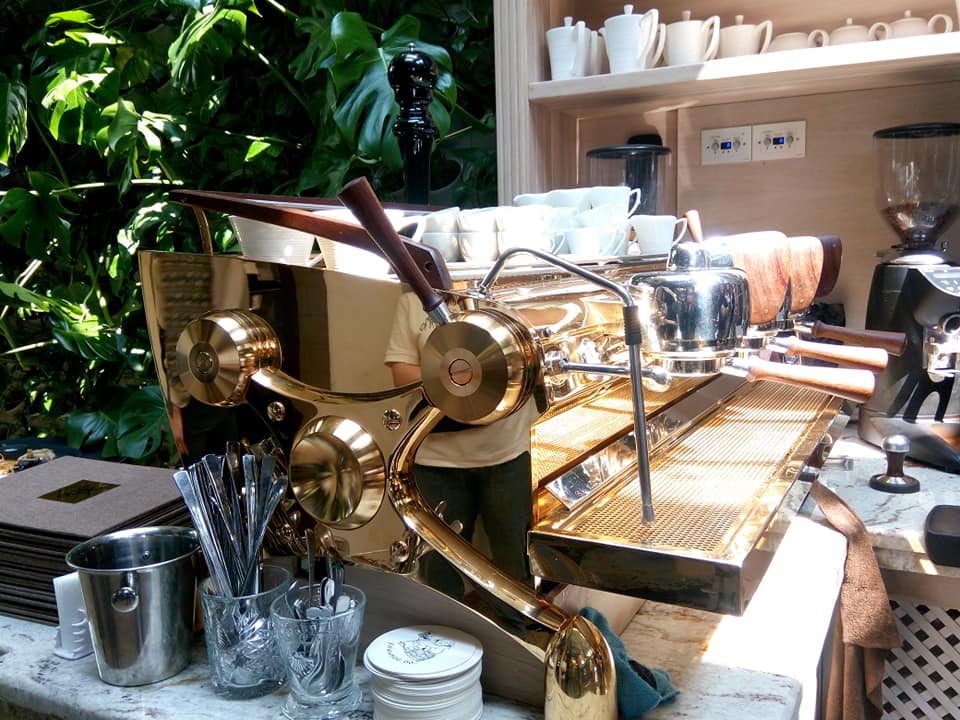 “Золота” кавова машина, яка готує надзвичайно смачну каву зі збалансованим смаком та ароматом