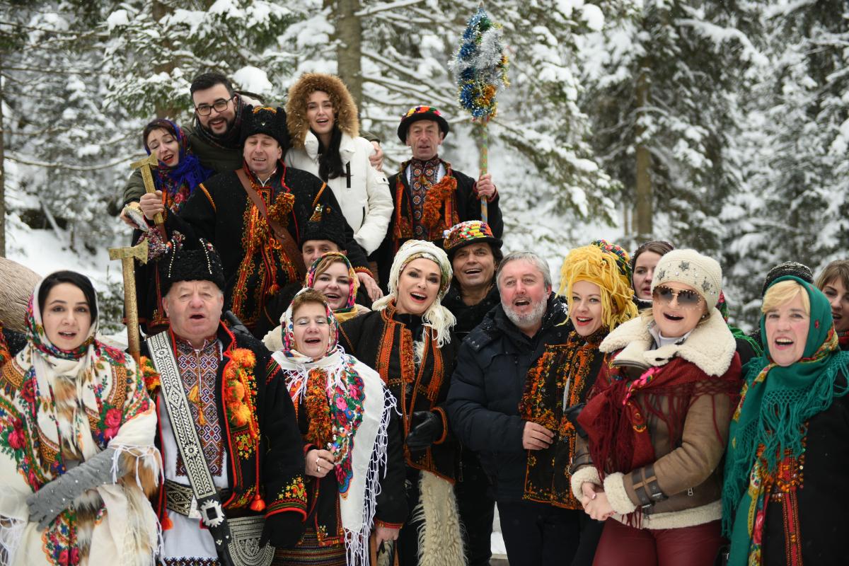 Щороку Winter Romantik Fest збирає у Яремчі популярних українських зірок, які колядують, організовують веселі конкурси для поціновувачів відпочинку у Карпатах. 