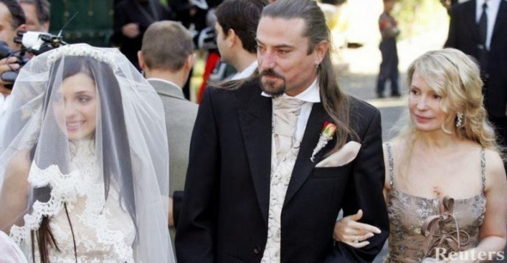 На весіллі доньки Євгенії та британського рок-музиканта Шона Карра, 2005 рік