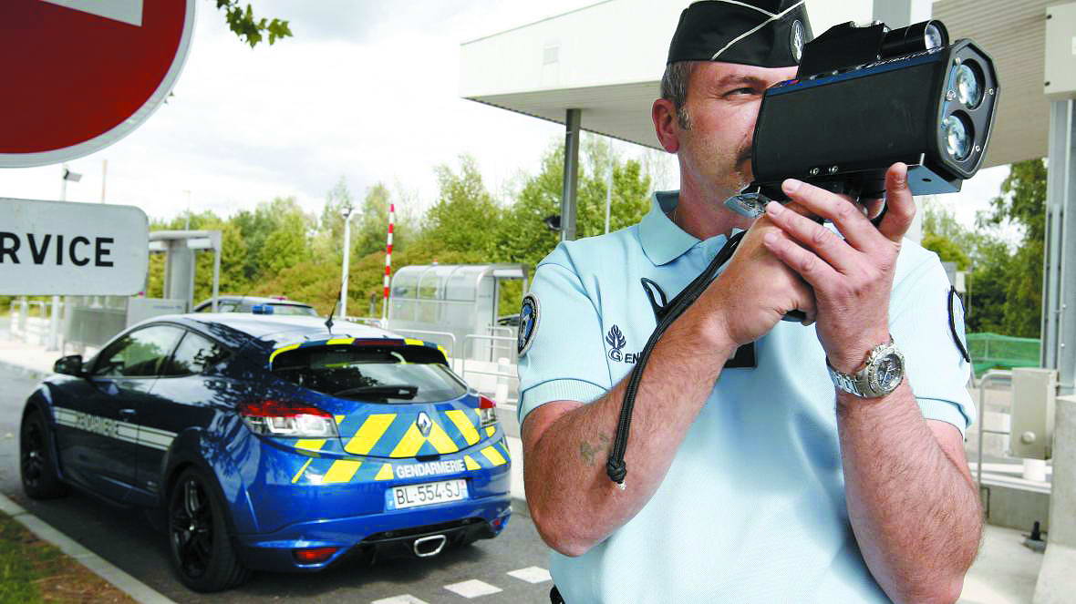 До Брексіту французька жандармерія щороку штрафувала британських водіїв на десятки мільйонів євро. Фото thetimes.co.uk