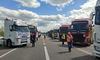 Поляки продовжують перекривати рух на кордоні із Україною
