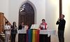 У Польщі священники благословили перші 10 одностатевих пар