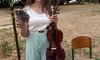 Грала на скрипці: школярка зібрала понад 10 тисяч гривень для ЗСУ