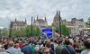 Тисячі угорців вийшли на масовий мітинг проти Орбана