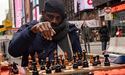 Нігерієць встановив новий світовий рекорд з безперервної гри у шахи: так він збирав кошти на освіту для дітей Африки