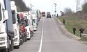 Поляки частково відновили пропуск українських вантажівок