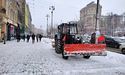 Вулиці від снігу в Києві розчищають майже 460 одиниць спецтехніки