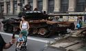 Спалені танки, бронемашини, вантажівки: у Києві «парад» знищеної російської техніки