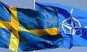 Прапор Швеції підняли перед штаб-квартирою НАТО