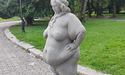 У Стрийському парку одна скульптура виставки виступає проти бодішеймінгу