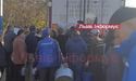 На Львівщині люди вишикувалися за «безкоштовною» олією (ВІДЕО)