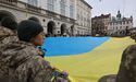 Сотні львів'ян у центрі міста урочисто заспівали Гімн України