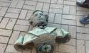 У Києві повалили пам’ятник Пушкіну