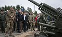 Армія України – недофінансована, тому не зможе зупинити російські війська, - Bloomberg