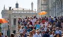 Туристів багато, а Венеція одна…