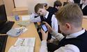 Львівським школярам хочуть заборонити користуватися мобільними телефонами в школах