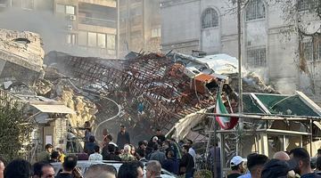 На фото: Ракетний удар зруйнував частину консульства Ірану в Дамаску (Сирія). Загинули два іранських генерали... Іран обіцяє Ізраїлю удар у відповідь. Фото AFP.