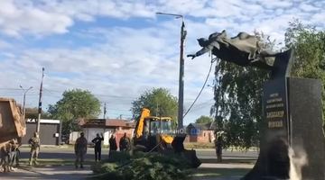 У Харкові знесли пам'ятник Невському (ВІДЕО)