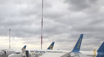 В аеропорту "Бориспіль" літак зіткнувся з вантажівкою