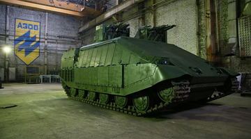 Авакову продемонстрували танк для ведення бою у містах