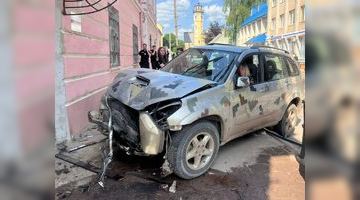 У Яворові нетвереза водійка автомобіля збила поліцейську на тротуарі.