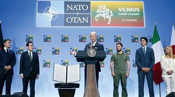 На саміті НАТО Україну закликали до енергійнішого проведення реформ. Тоді, мовляв, дочекаємося запрошення в Альянс.