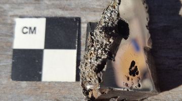 Науковці знайшли два нові мінерали в метеориті, що впав у Сомалі два роки тому. Фото Duke University