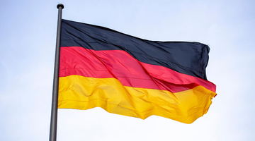 Німеччина може призупинити спрощений візовий режим із росією. Фото Shutterstok