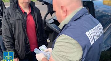 Шість тисяч доларів за нелегальний перетин кордону: у Львові викрили злочинну схему