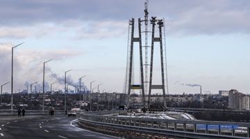 У Запоріжжі президент України відкрив першу частину вантового моста в Україні