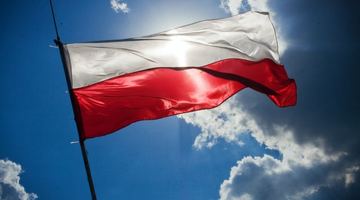 Польща звернулась до рф через зняття польського прапора в Катині